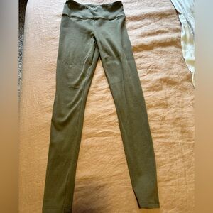 Skims moss colored legging’s almost never worn
